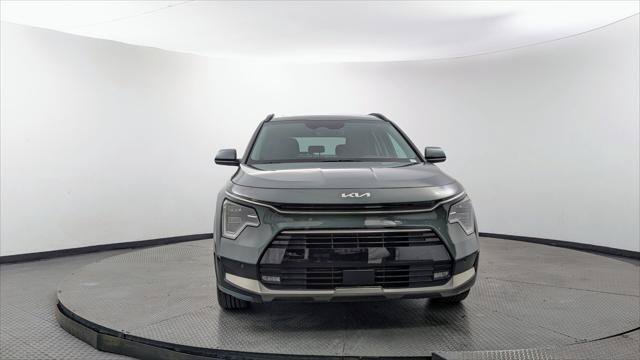 Used 2023 Kia Niro SX Touring FWD image 12