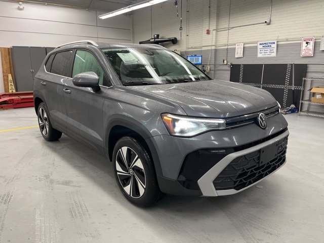 New 2026 Volkswagen Taos SE image 5