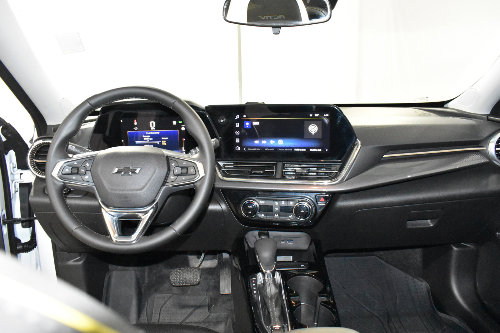 Used 2025 Chevrolet Trax ACTIV w/ Driver Confidence Package FWD image 31