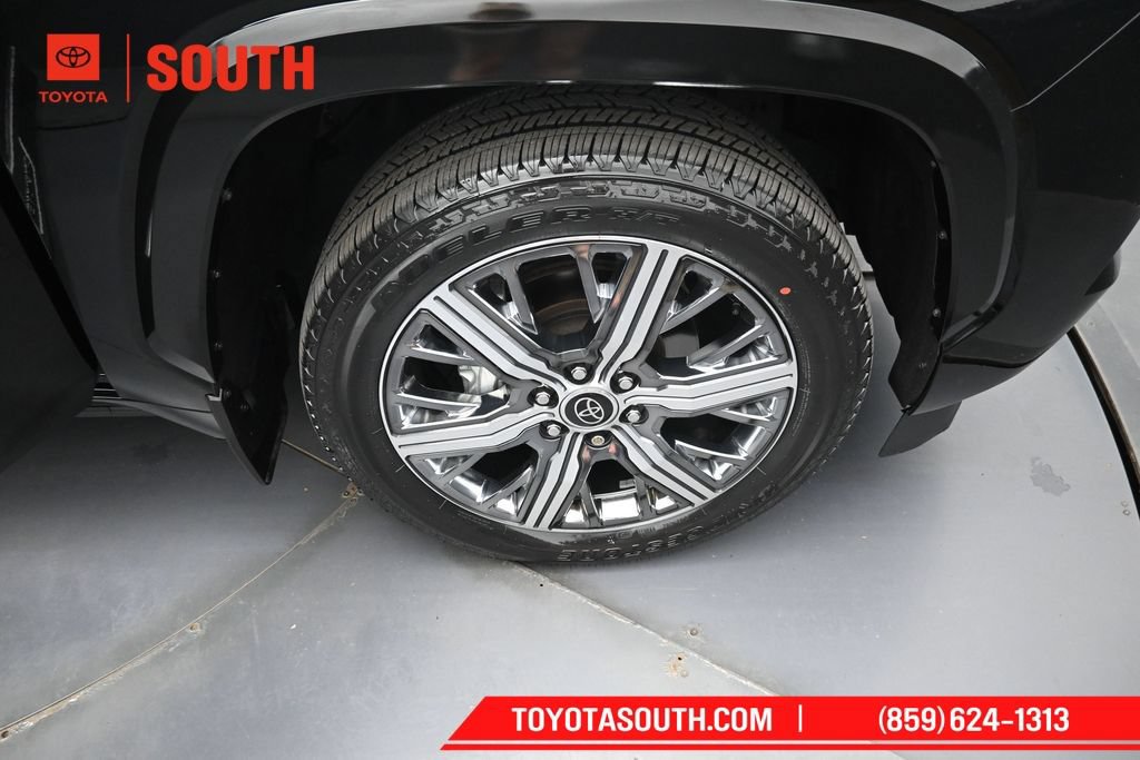 Used 2024 Toyota Sequoia Capstone AWD/4WD image 42