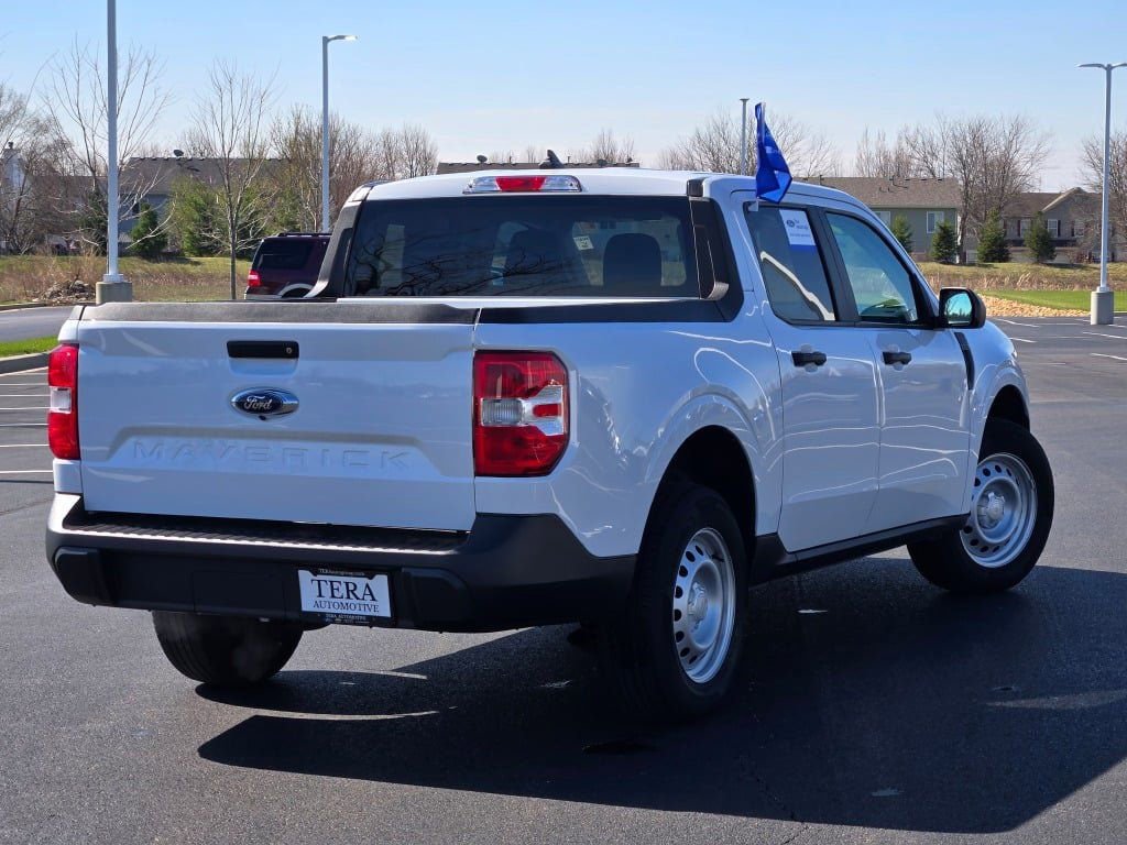 Used 2024 Ford Maverick XL image 12