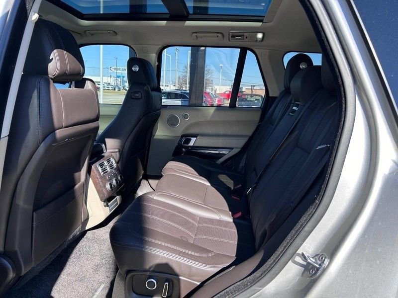 Used 2017 Land Rover Range Rover HSE image 10