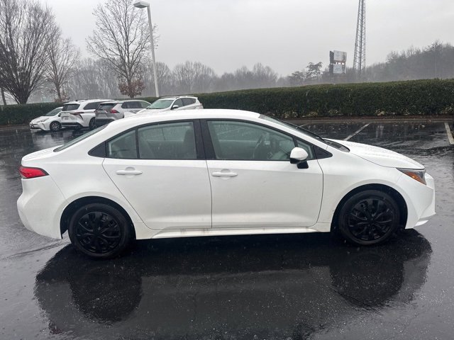 Used 2025 Toyota Corolla LE image 4