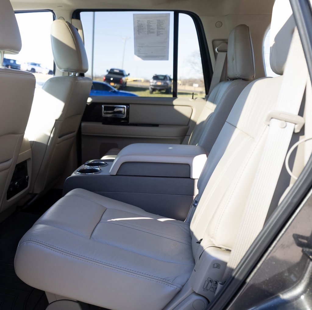Used 2016 Lincoln Navigator Select image 28