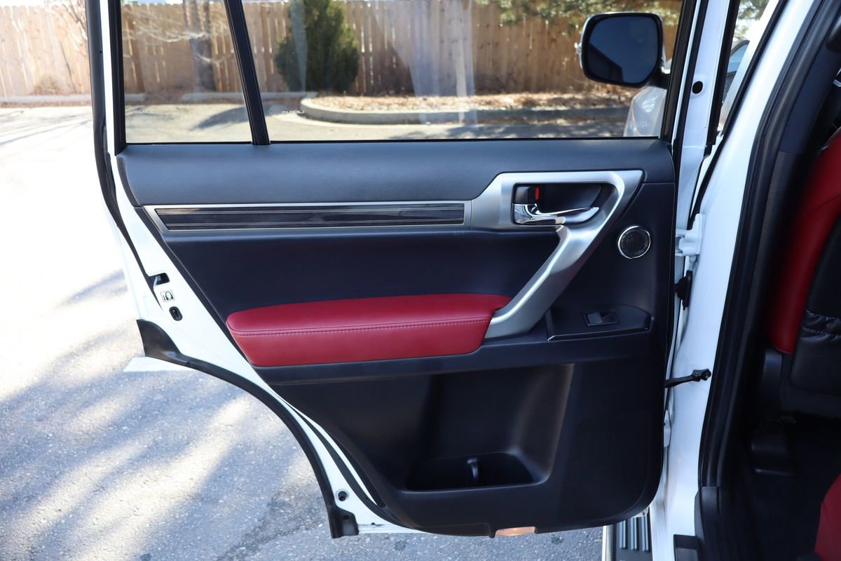 Used 2022 Lexus GX 460 Luxury w/ Off Road Package image 24