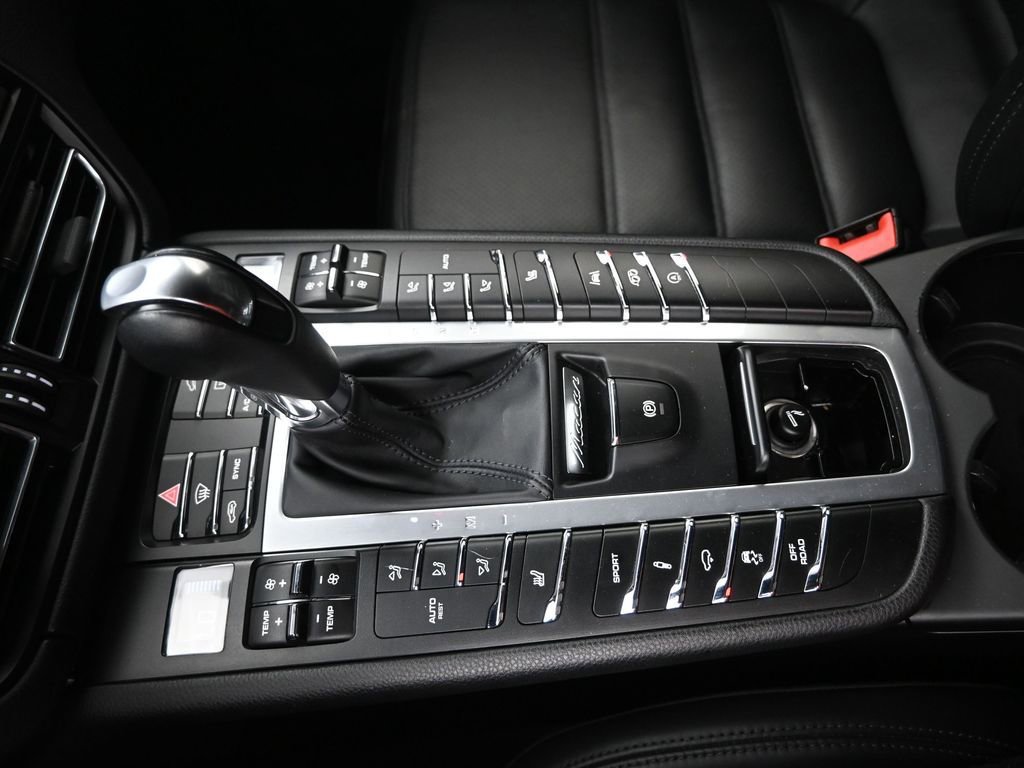 Used 2021 Porsche Macan GTS image 23