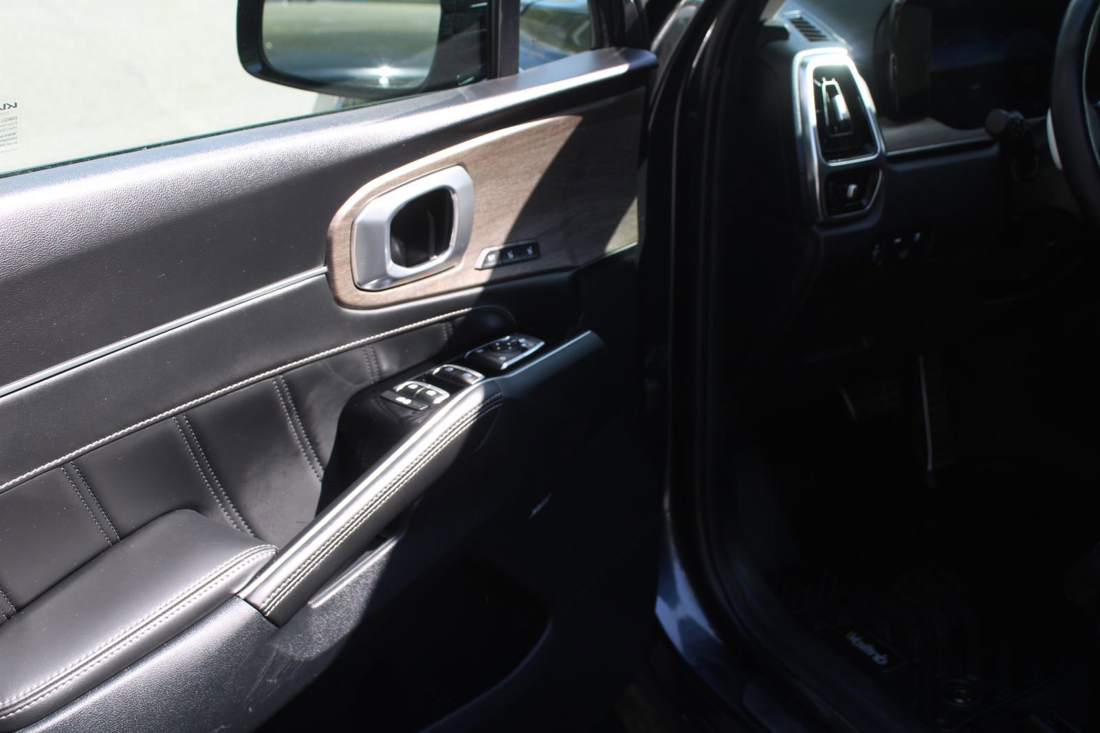 Certified 2023 Kia Sorento SX Prestige image 19