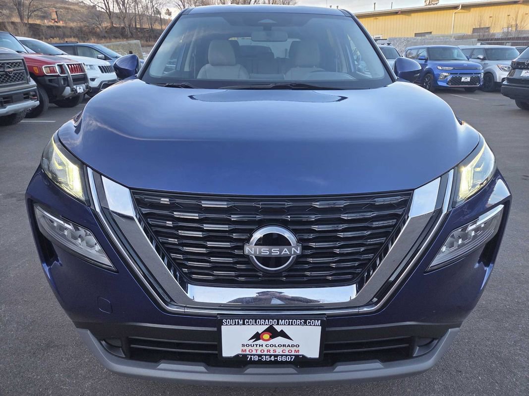 Used 2023 Nissan Rogue SV AWD/4WD image 2