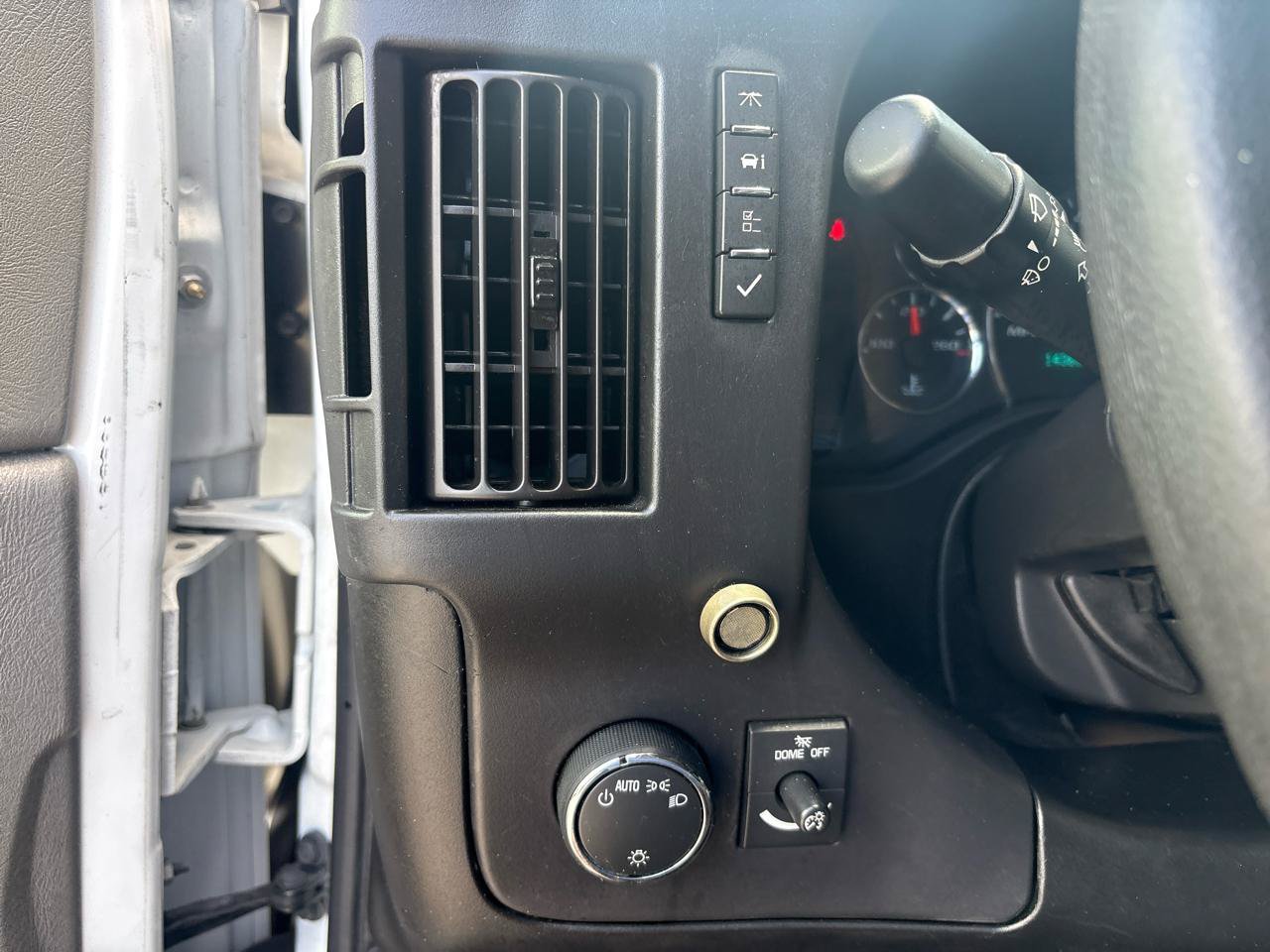 Used 2024 Chevrolet Express 3500 LS RWD image 14