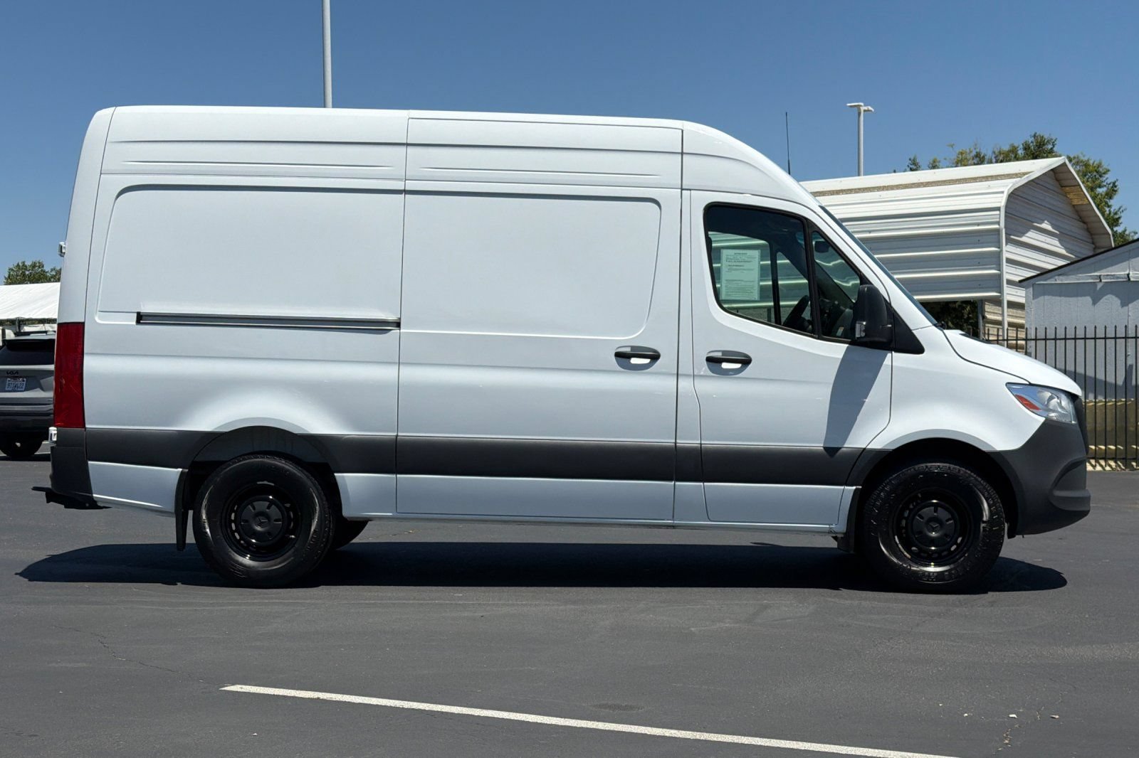 Used 2025 Mercedes-Benz Sprinter 2500 image 2