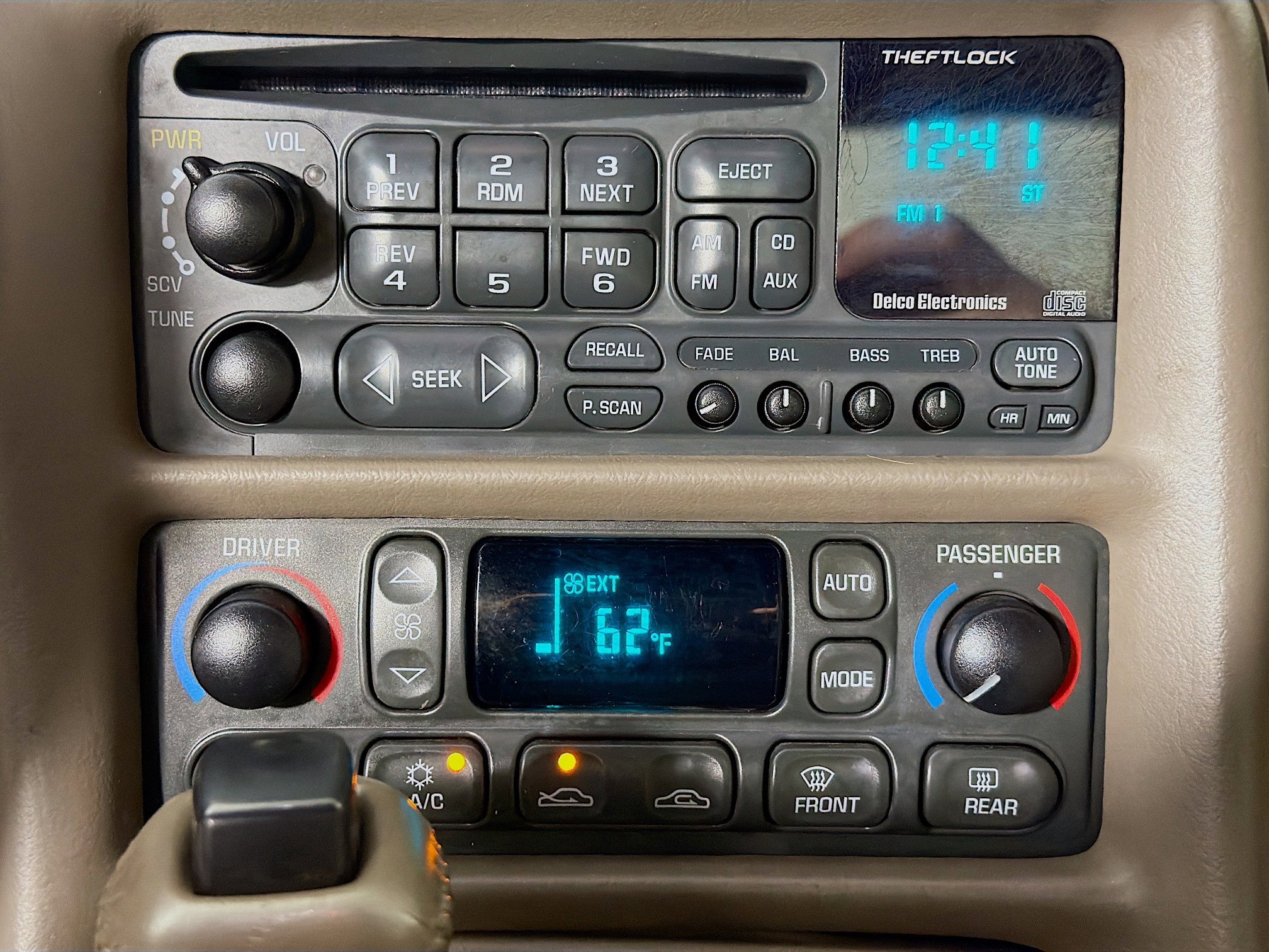 Used 2004 Chevrolet Corvette Convertible w/ Preferred Equipment Group image 15