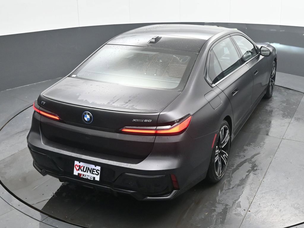 Used 2023 BMW i7 xDrive60 image 39