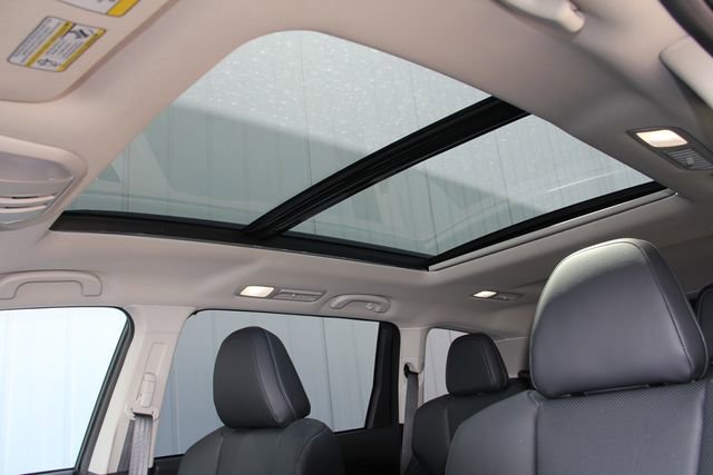 Certified 2025 Subaru Ascent Touring AWD/4WD image 19