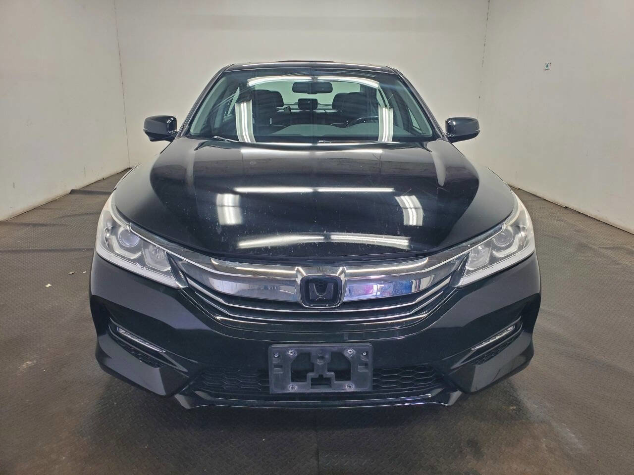 Used 2016 Honda Accord EX-L image 2