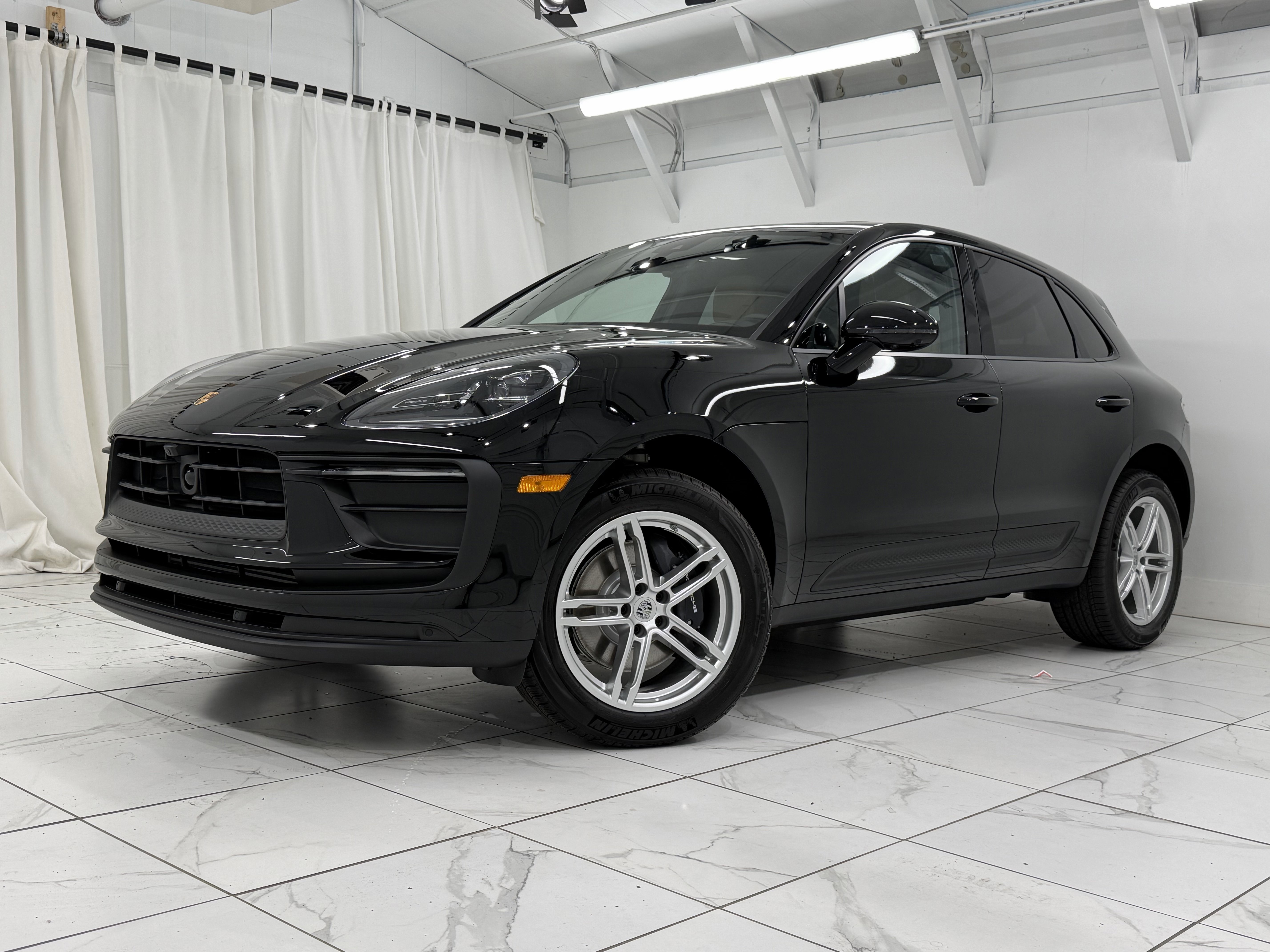 New 2026 Porsche Macan image 1
