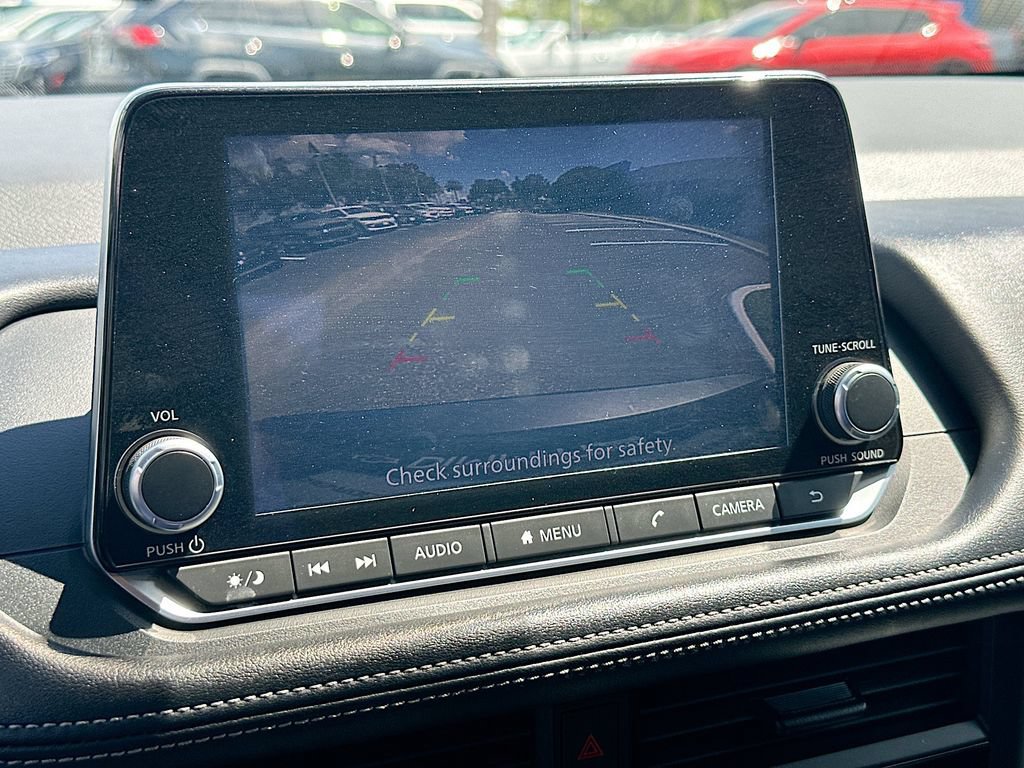 Used 2024 Nissan Rogue S FWD image 13