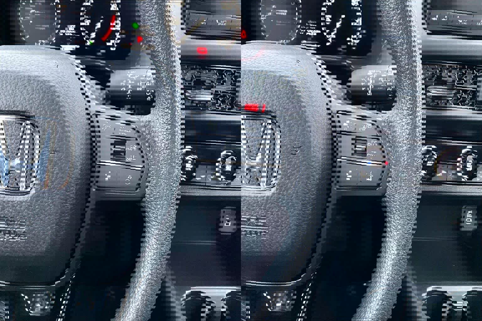 Used 2025 Honda HR-V LX image 23