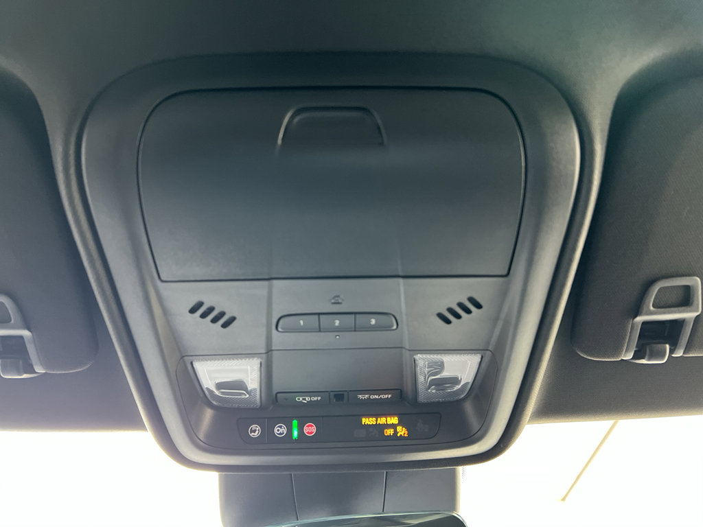 Used 2025 Cadillac XT4 Sport image 28