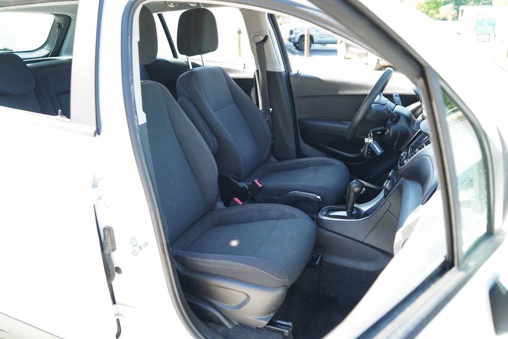 Used 2019 Chevrolet Trax LS FWD image 13