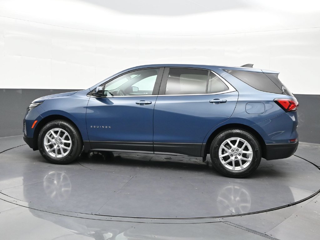 Used 2024 Chevrolet Equinox LT FWD image 2