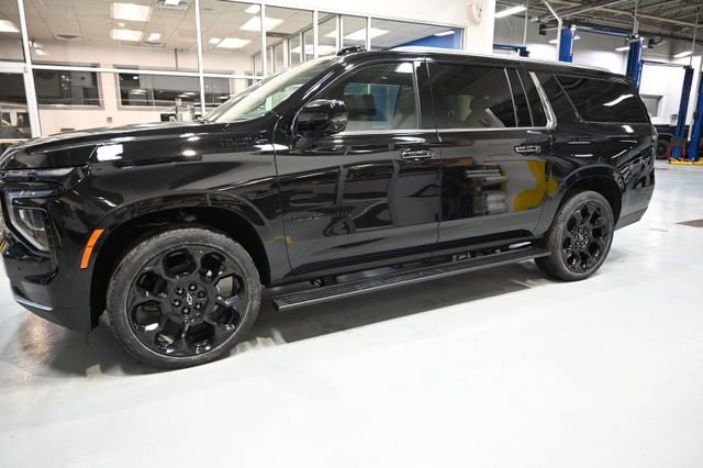 New 2026 Chevrolet Suburban High Country AWD/4WD image 8