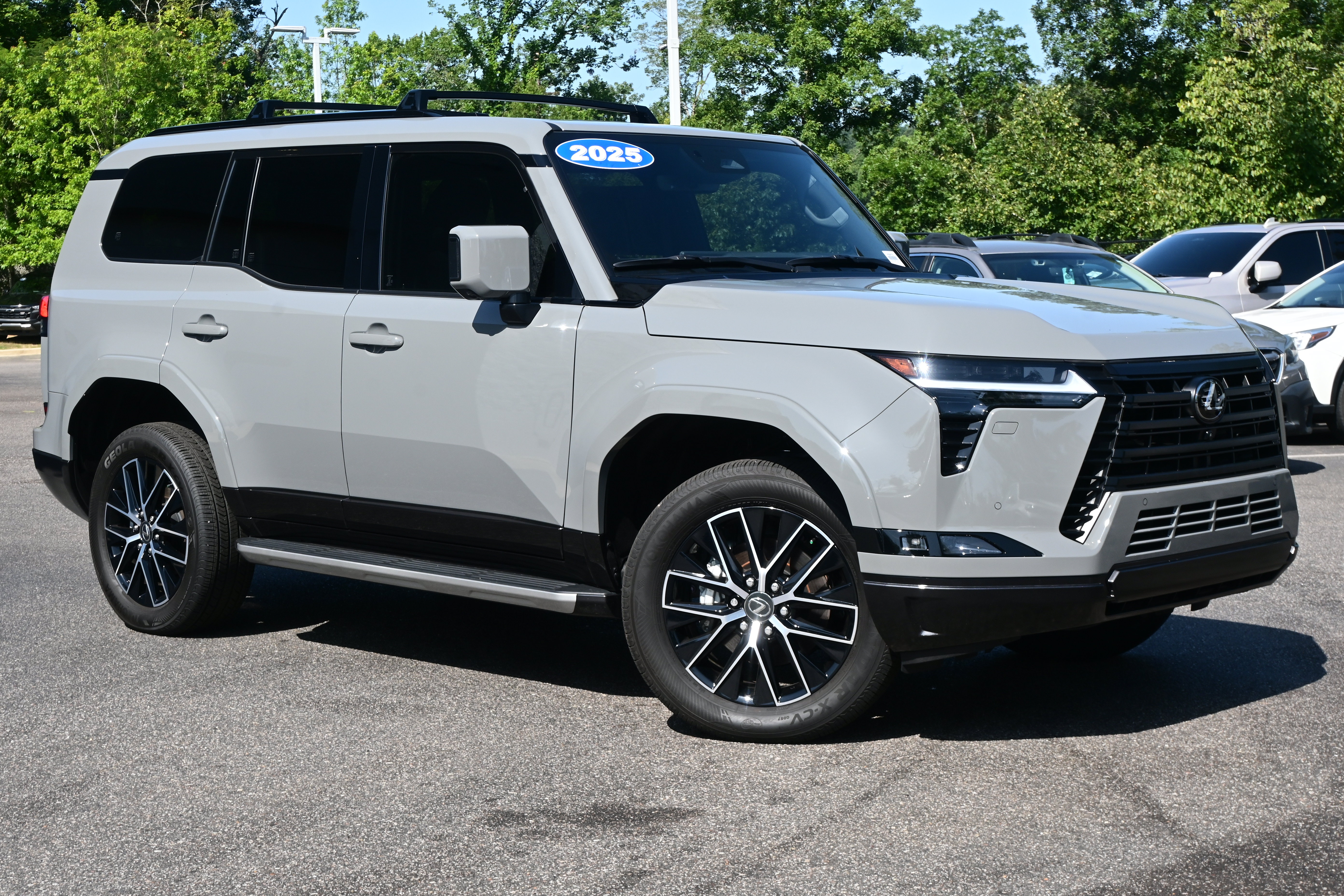 Used 2025 Lexus GX 550 w/ Accessory Package (Z1) AWD/4WD image 2