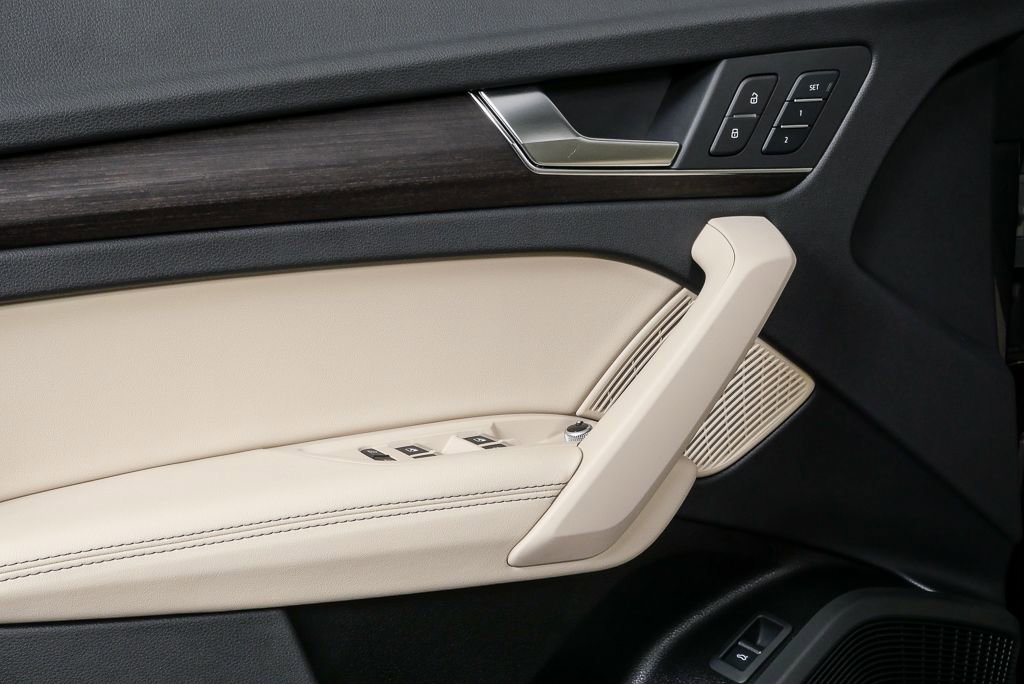 Used 2025 Audi Q5 2.0T Premium Plus image 6