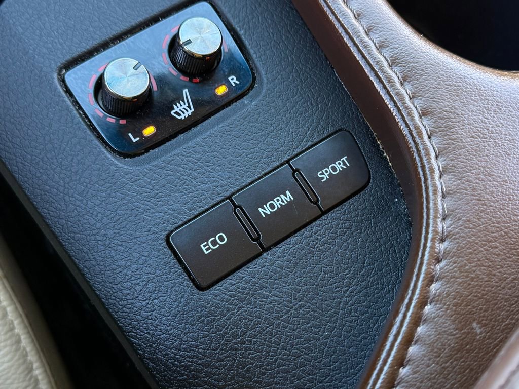 Used 2016 Toyota Avalon Touring image 26