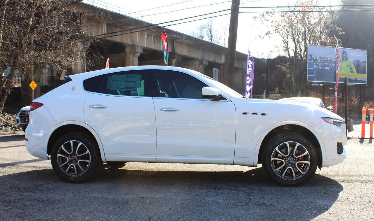 Used 2020 Maserati Levante image 10
