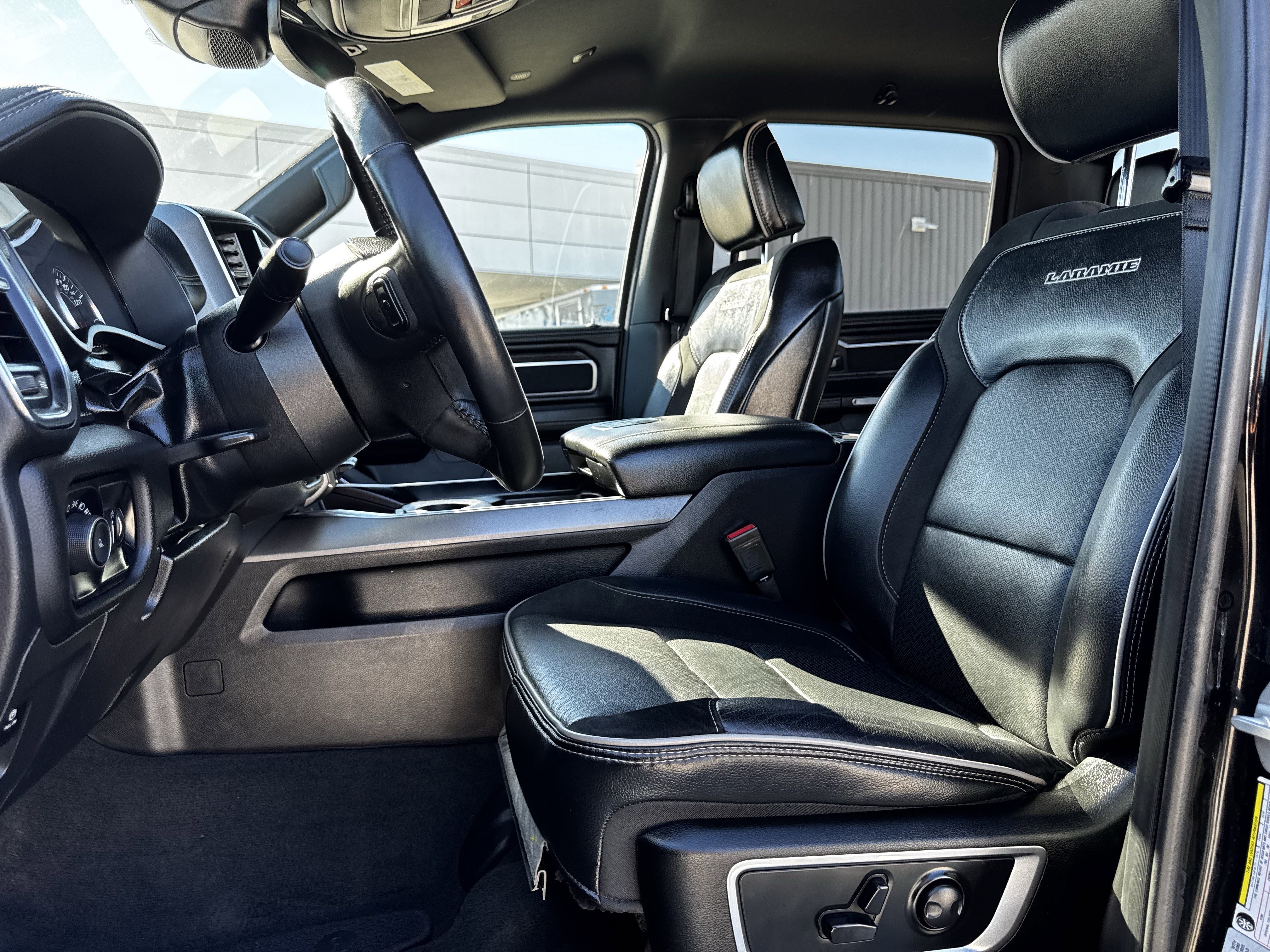 Used 2024 RAM 1500 Laramie image 29