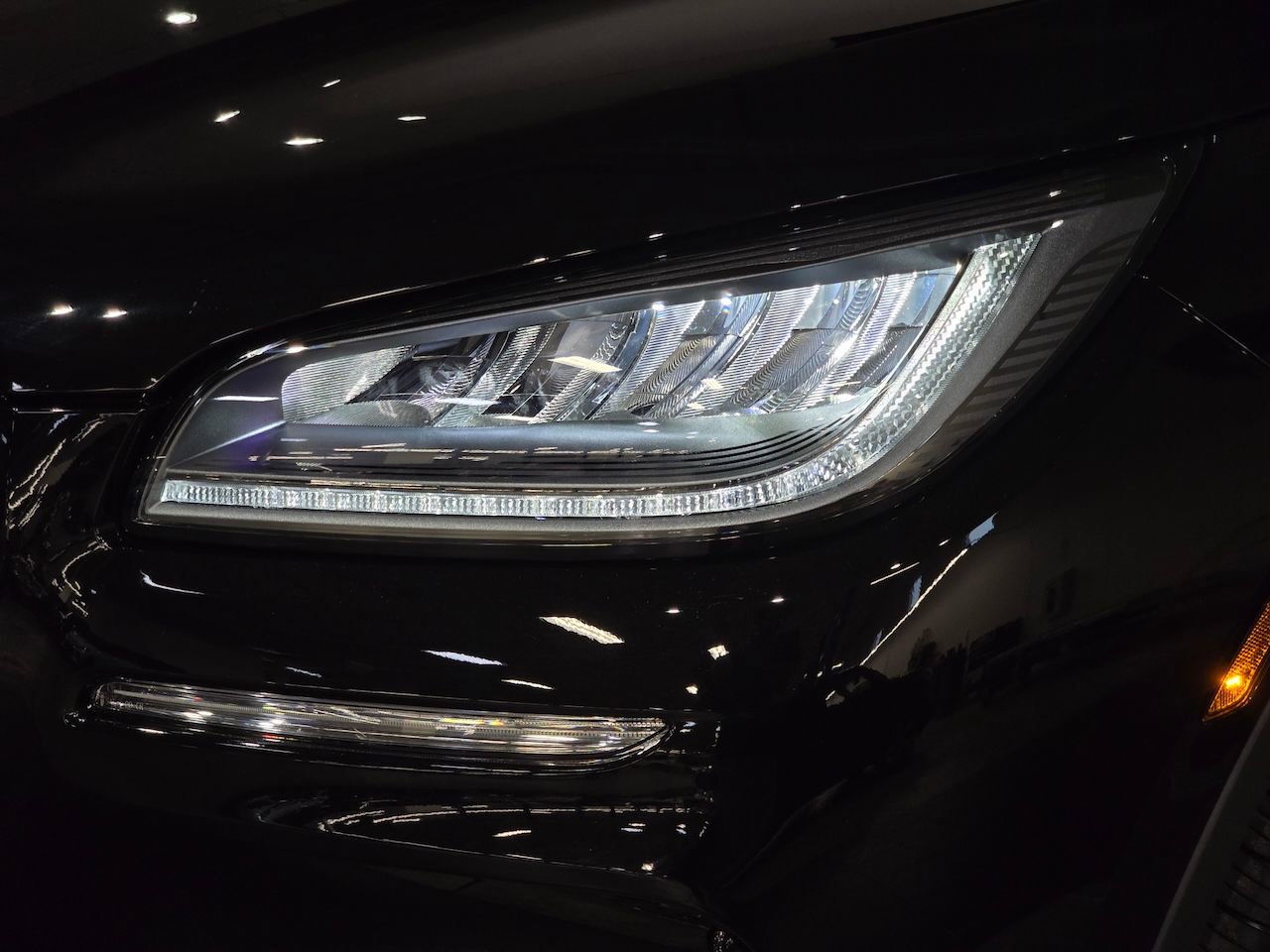 New 2026 Lincoln Corsair Premiere image 11