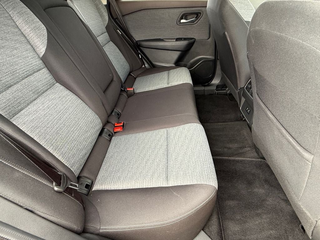 Used 2023 Nissan Rogue SV AWD/4WD image 11