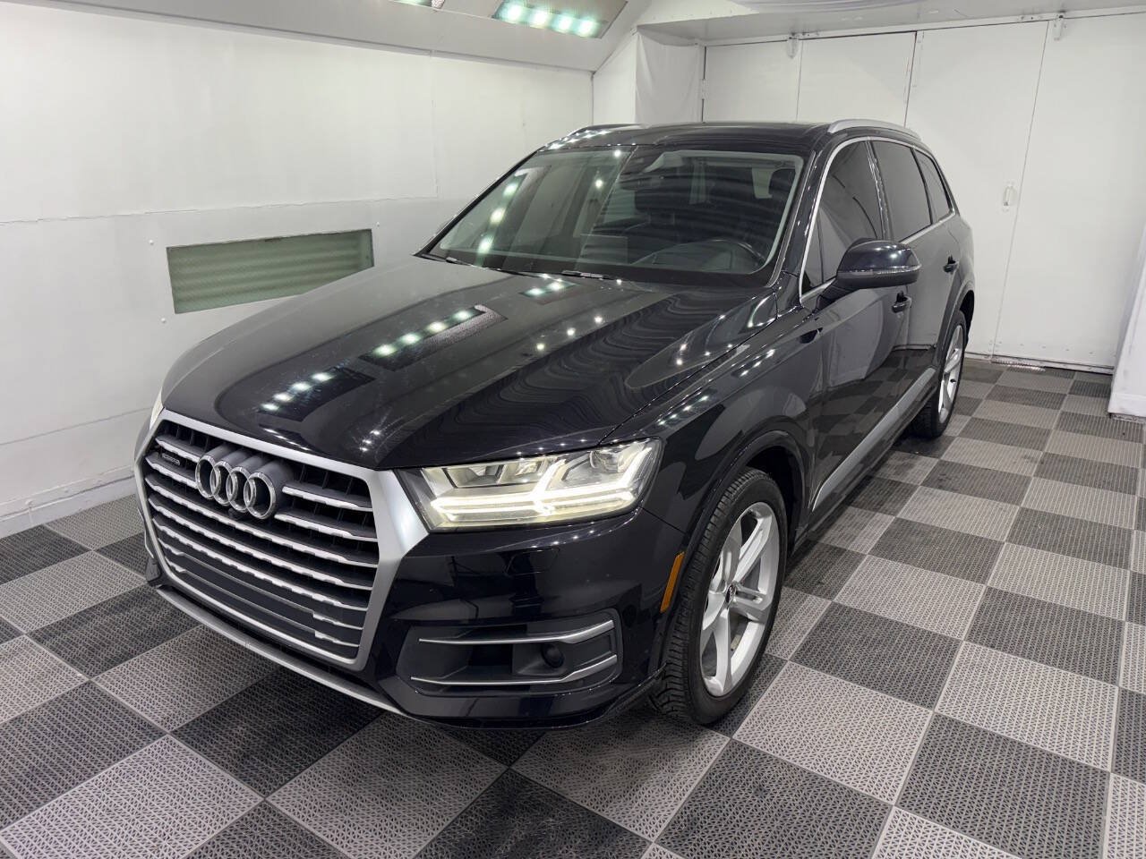 Used 2019 Audi Q7 3.0T Prestige AWD/4WD image 3