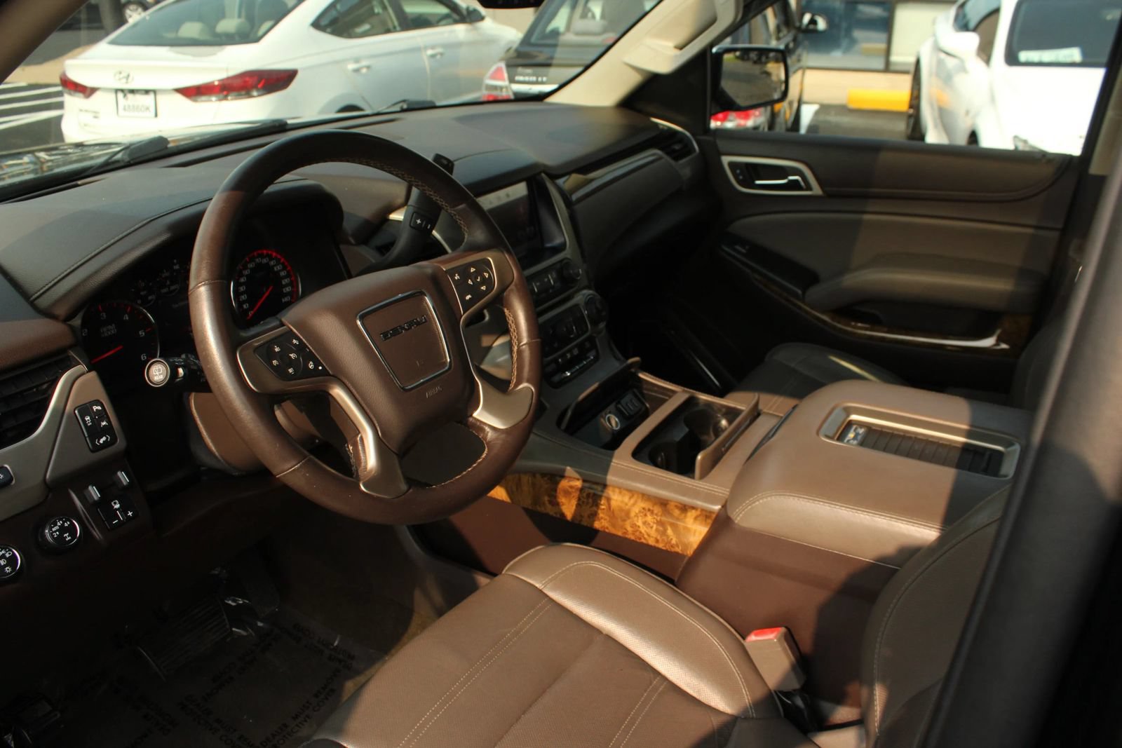 Used 2016 GMC Yukon XL Denali w/ Open Road Package AWD/4WD image 13