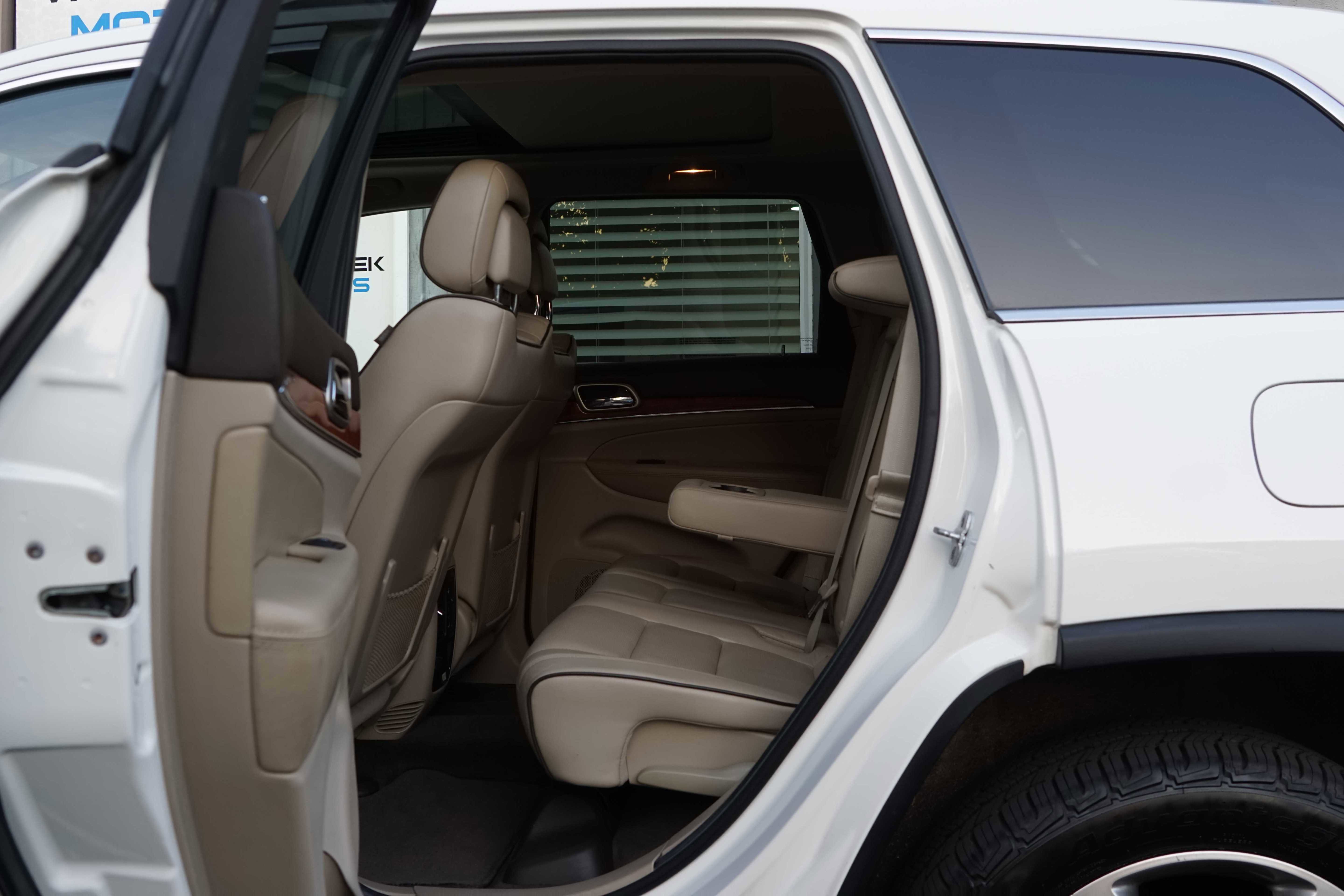 Used 2012 Jeep Grand Cherokee Overland image 30