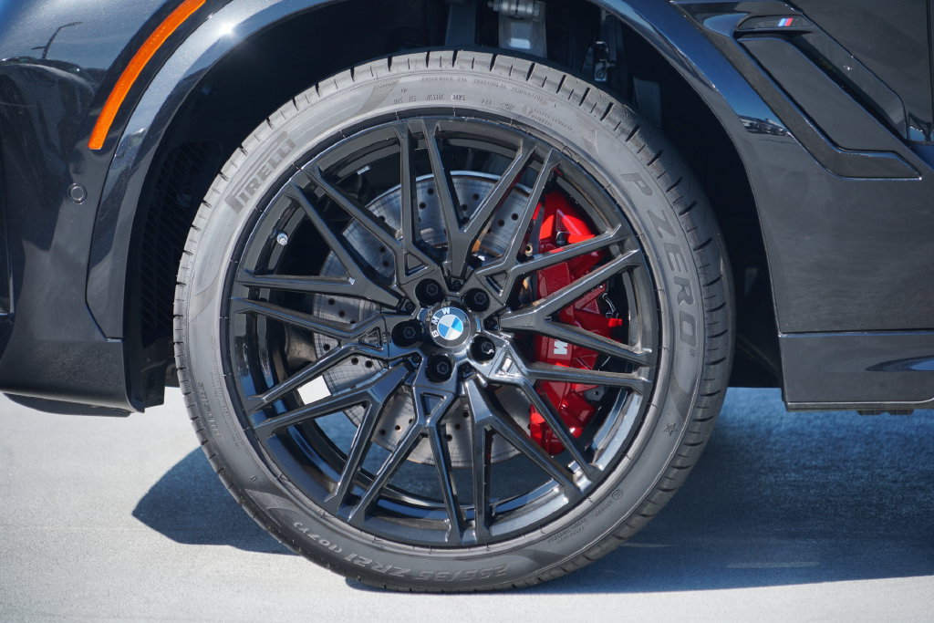 New 2026 BMW X6 M Competition w/ Executive Package AWD/4WD image 7