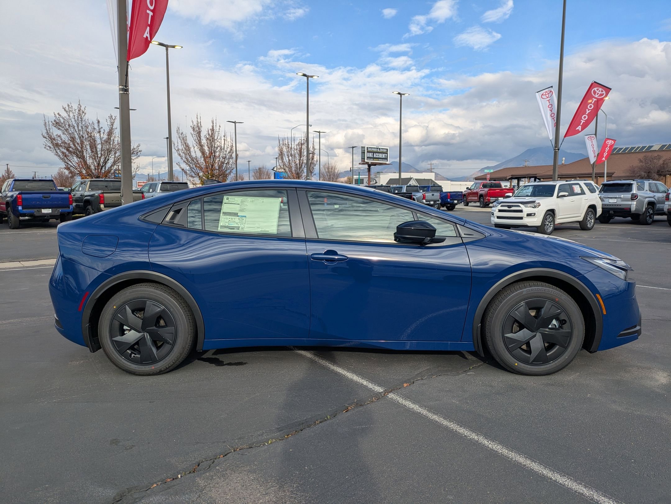 New 2026 Toyota Prius Plug-In Hybrid FWD image 7
