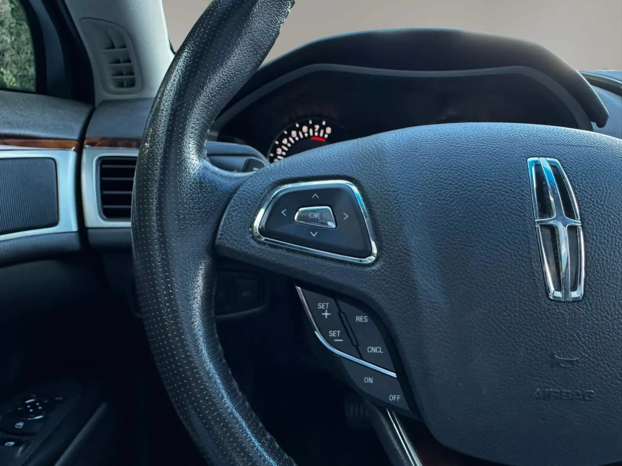 Used 2013 Lincoln MKZ FWD image 23