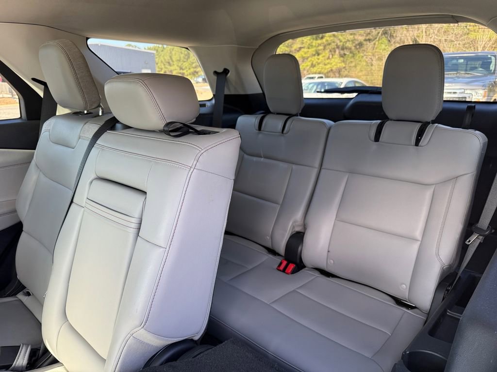 Certified 2025 Ford Explorer Active w/ Active Comfort Package image 20