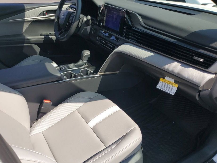 New 2026 Toyota Camry SE image 32