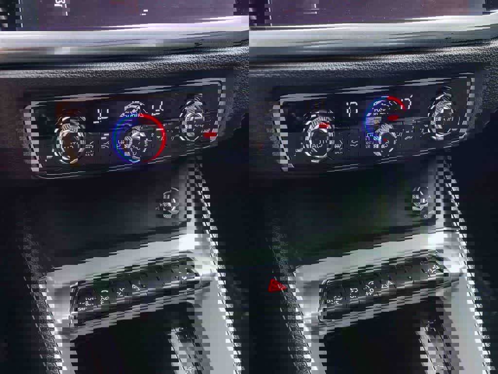 Used 2020 Audi Q3 2.0T Premium image 20