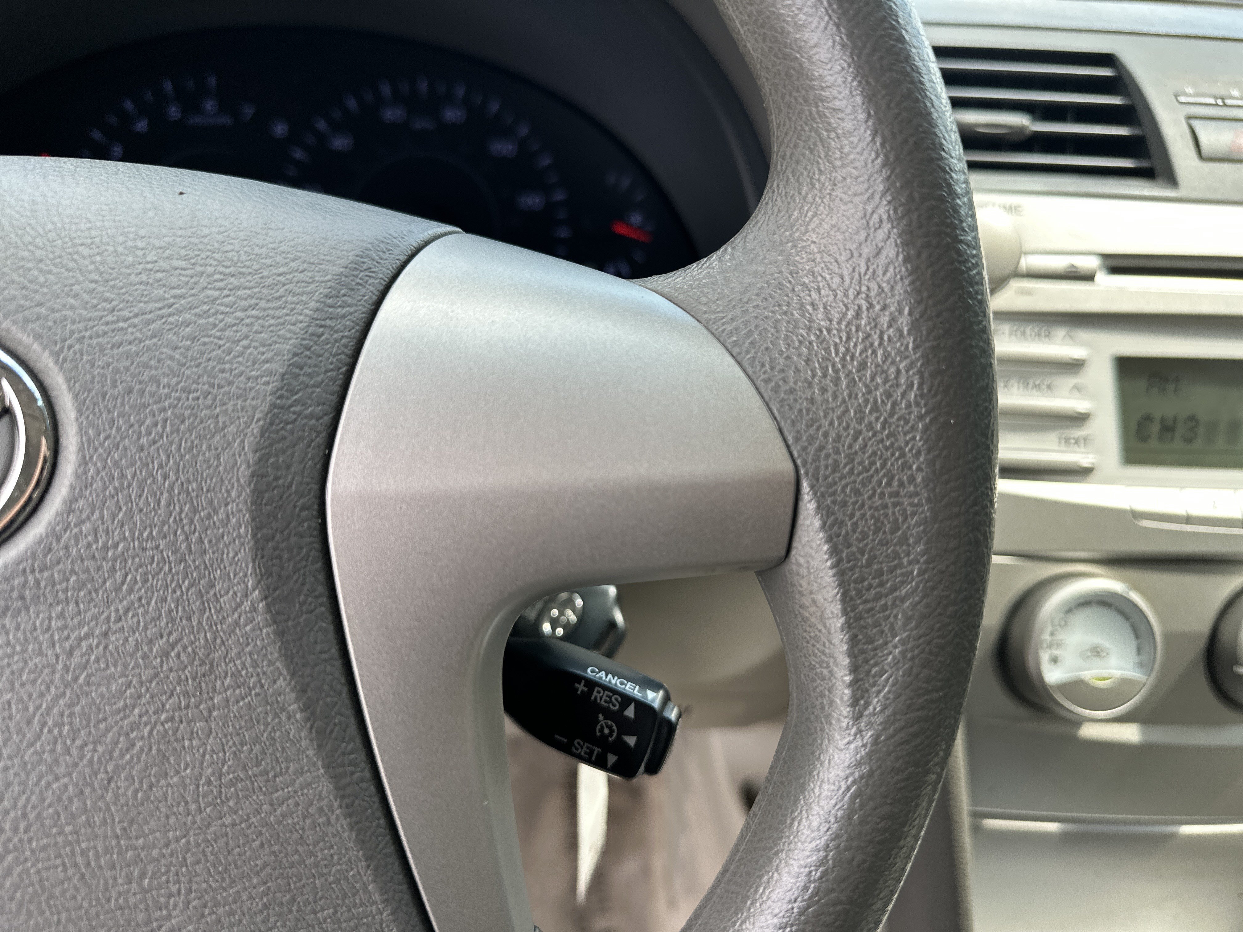 Used 2010 Toyota Camry LE FWD image 20