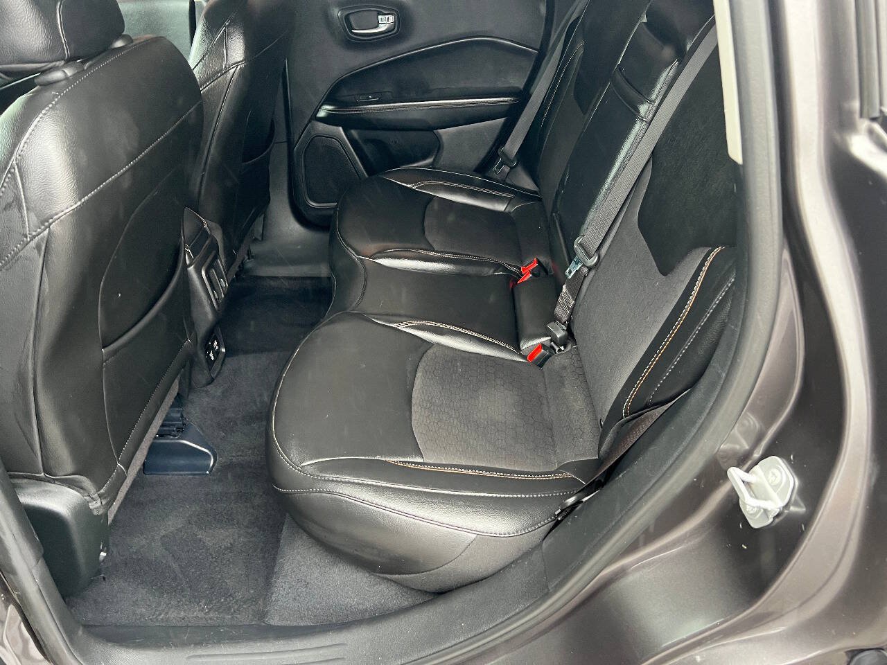Used 2019 Jeep Compass Latitude w/ Popular Equipment Group FWD image 21