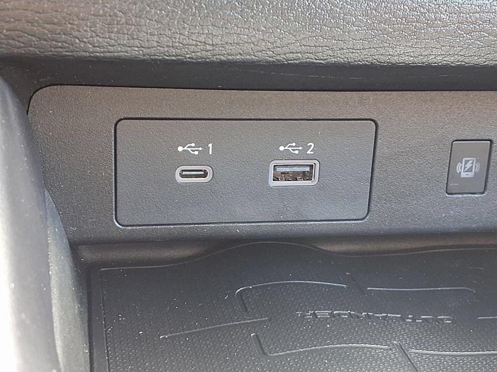 Used 2023 Mitsubishi Outlander SEL FWD image 6
