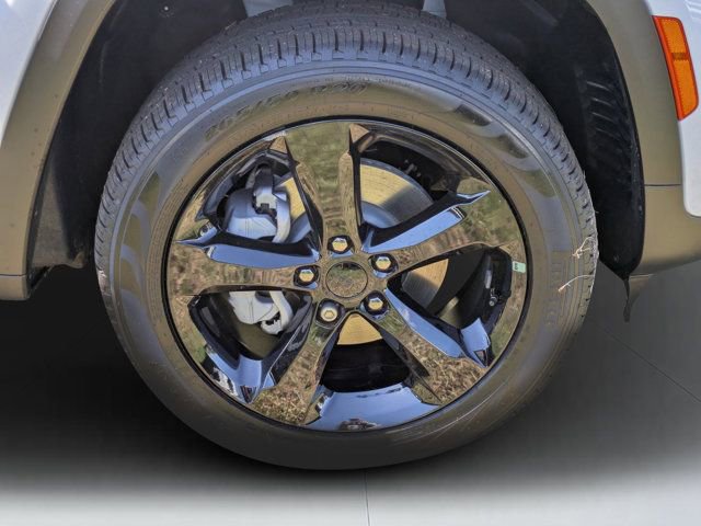 New 2025 Jeep Grand Cherokee Limited w/ Black Appearance Package image 9