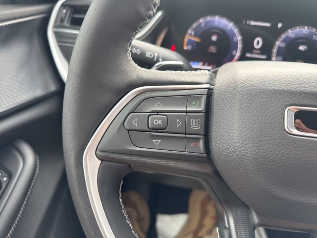 New 2025 Jeep Grand Cherokee Altitude image 20