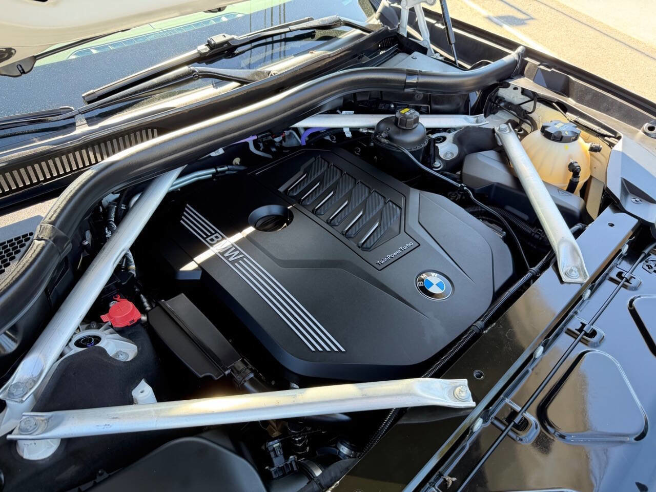 Used 2021 BMW X7 xDrive40i w/ M Sport Package image 17