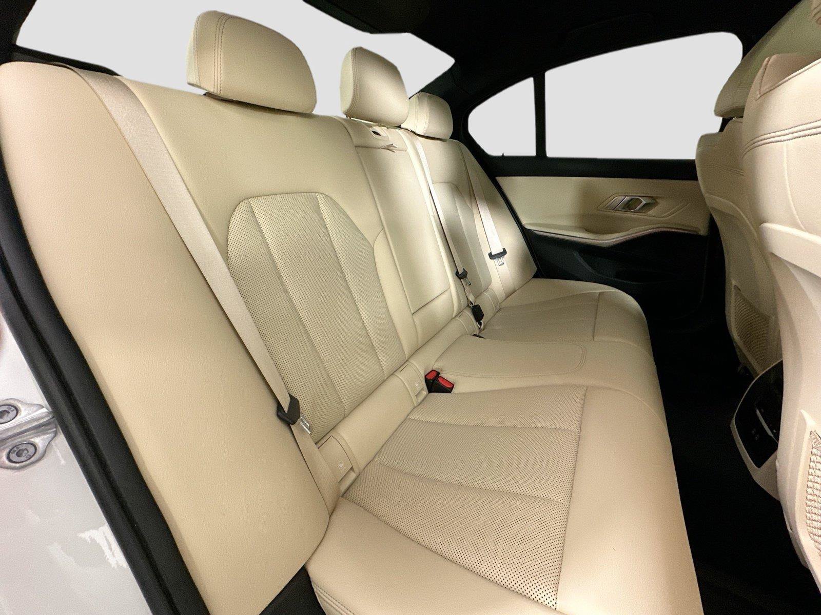 Used 2022 BMW 330i Sedan w/ Driving Assistance Package RWD image 30