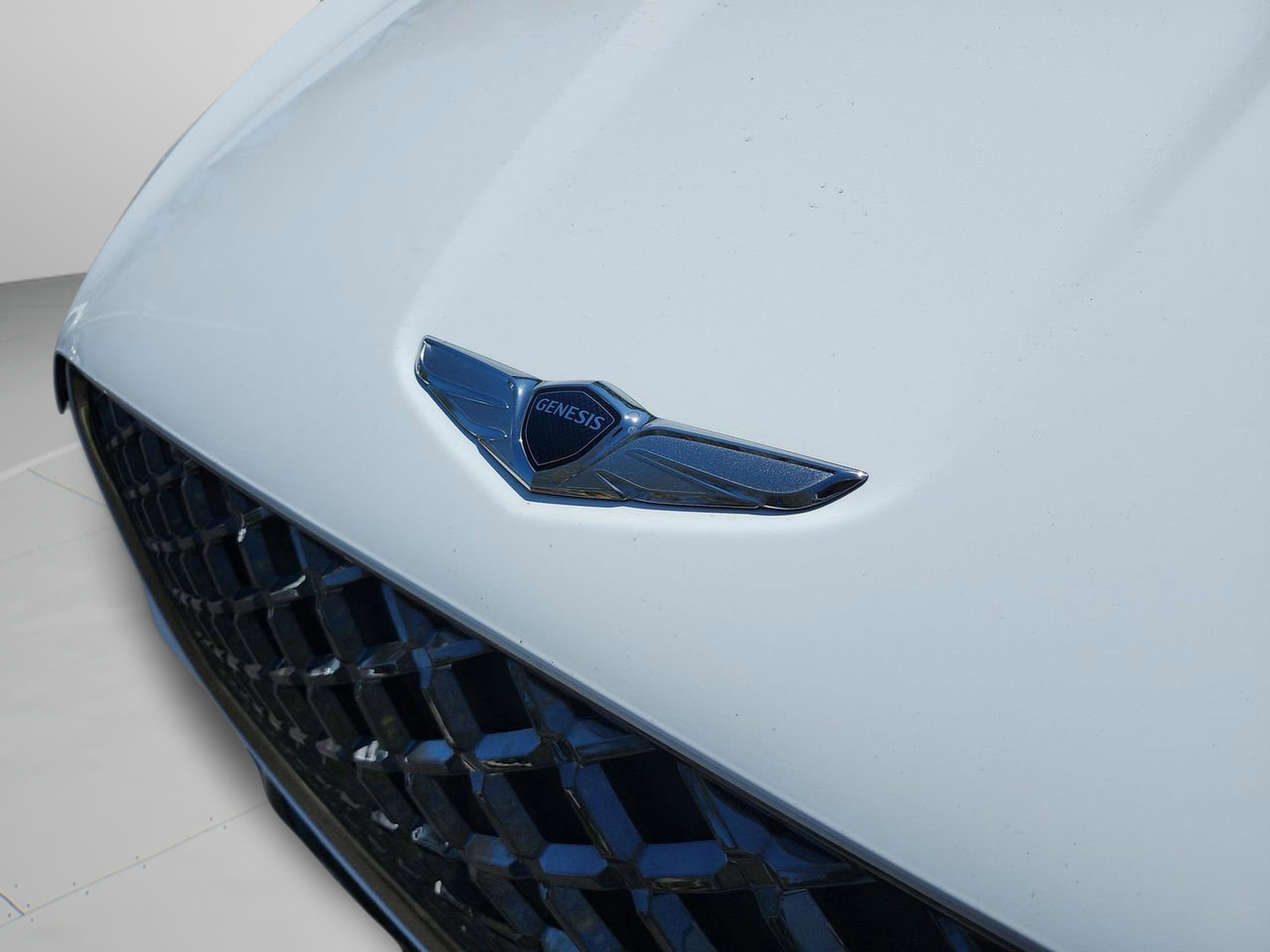 Used 2023 Genesis GV70 3.5T Sport w/ Sport Prestige Package AWD/4WD image 31