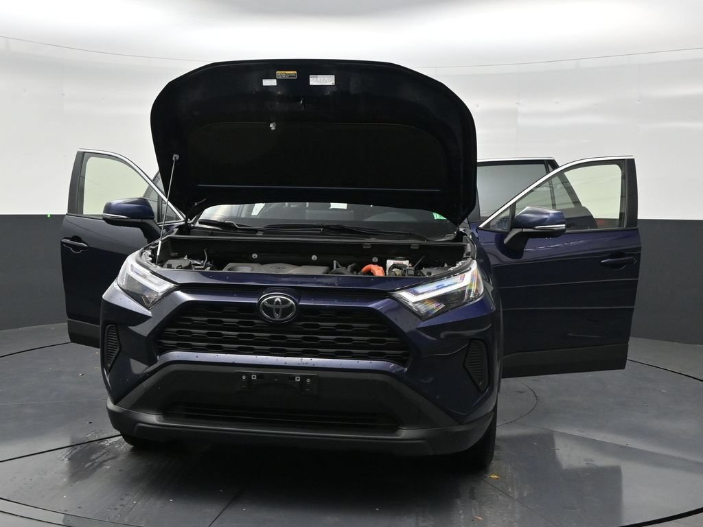 Used 2025 Toyota RAV4 XLE AWD/4WD image 33